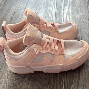 Womens Nike Dunk Low Disrupt
Light Soft Pink size 8